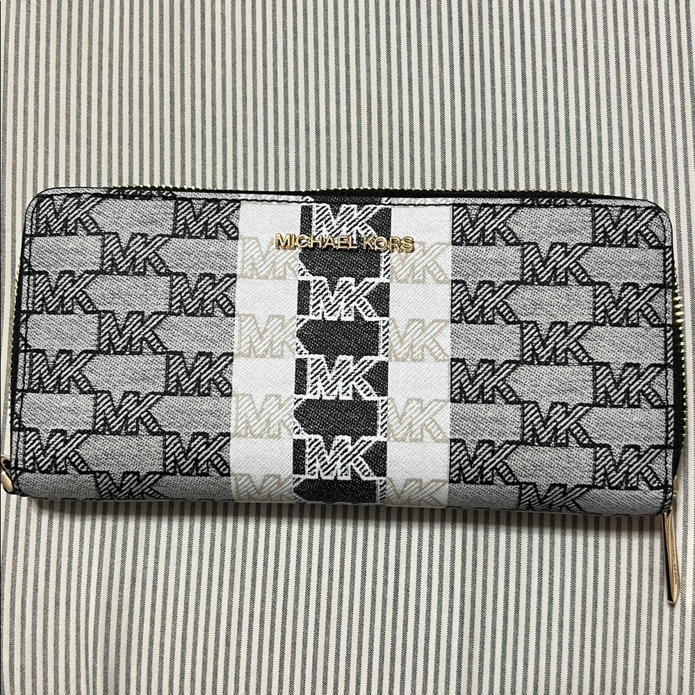 Michael Kors Monogram Black and White Zip Wallet